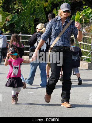 Gabriel Aubry spends the day at Los Angeles Zoo with his daughter Nahla Los Angeles, California, USA - 19.02.12 Stock Photo