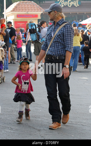 Gabriel Aubry spends the day at Los Angeles Zoo with his daughter Nahla Los Angeles, California, USA - 19.02.12 Stock Photo