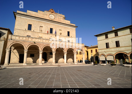 Italy, Umbria, Montefalco, Piazza del Comune, townhall Stock Photo