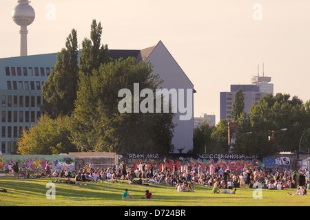 Berlin, Germany, young people in outdoor clubbing in Berlin-Friedrichshain Stock Photo