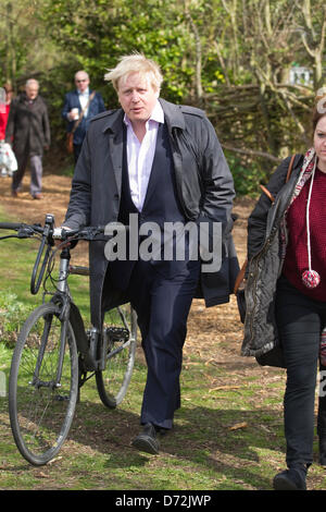 Barnes, London, UK. 27th April 2013.Anti Heathrow expansion rally in Barnes. Boris Johnson arriving at Barn Elms Playing Fields in Barnes, South West London, where Boris Johnson spoke at anti Heathrow expansion rally organised by Zac Goldsmith and Richmond Council.Credit: Jeff Gilbert/Alamy Live