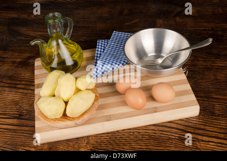 Ingredients to prepare a traditional Spanish tortilla Stock Photo
