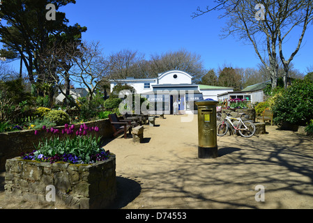 Post Office and gold post box, The Avenue, Greater Sark, Sark, Bailiwick of Guernsey, Channel Islands Stock Photo