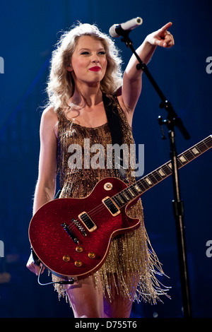 Taylor Swift performs during the Speak Now World Tour 2011 at the Scottrade Center St. Louis, Missouri - 14.08.11 Stock Photo