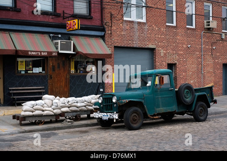 Views of the exterior of Sunny's Bar in the Red Hook district of Brooklyn. Stock Photo