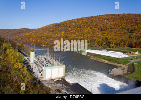 Seneca Pumped Storage Generating Station at Kinzua Dam, in the Allegheny National Forest in Pennsylvania with fall colors Stock Photo