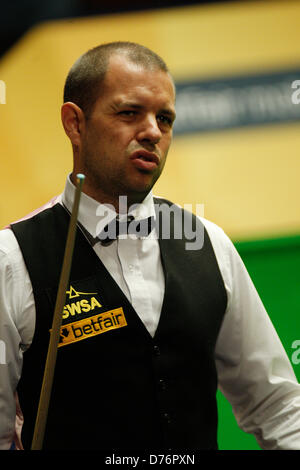 Sheffield, UK. 30th April 2013. Barry Hawkins in action against Ding Junhui during the quarter-finals of the Betfair World Snooker Championship at the Crucible Theatre on April 30, 2013 in Sheffield, England. Credit:  Michael Cullen / Alamy Live News Stock Photo