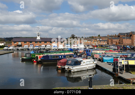 Boats and narrow boats moored in Stourport Marina in the Worcestershire town of Stouport-on-Severn Stock Photo