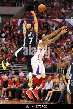 Memphis Grizzlies guard Jerryd Bayless (7) makes a move with the ...