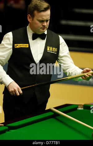 Sheffield, UK. 30th April 2013.  SHAUN MURPHY in action against JUDD TRUMP during the quarter-finals of the Betfair World Snooker Championship at the Crucible Theatre on April 30, 2013 in Sheffield, England. (2nd.Session best of 25 frames) Credit: Action Plus Sports Images/Alamy Live News Stock Photo