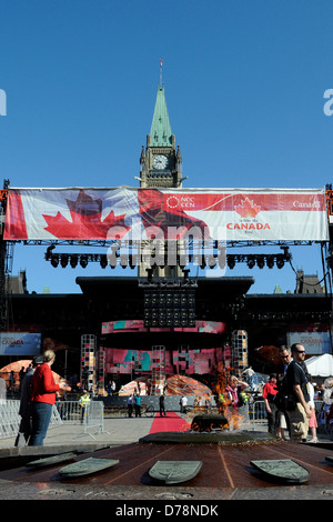 Atmosphere Canada Day Celebration during Royal Tour 2011. Toronto, Canada - 01.07.11  Visiting royals the {DUKE & DUCHESS OF Stock Photo