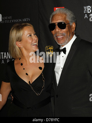 Sarah Cairns and Morgan Freeman BAFTA Los Angeles 2011 Britannia Awards held at the Beverly Hilton hotel Beverly Hills, Stock Photo