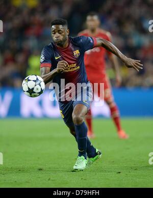 Barcelona, Spain. 1st May 2013.  Champions League Semi-finals seond leg.  FC Barcelona versus Bayern Munich Alex Song Barca on the Ball. Credit:  Action Plus Sports Images / Alamy Live News Stock Photo