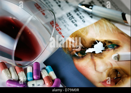 Burnt photo and tablets, borer out syndrome , Verbranntes Foto und Tabletten, Burnout-Syndrom Stock Photo