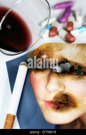 Burnt photo and tablets, borer out syndrome , Verbranntes Foto und Tabletten, Burnout-Syndrom Stock Photo