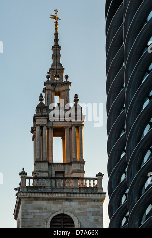 Wrens Church of St.Stephen Walbrook Adjacent to the Walbrook Building in the City of London Stock Photo