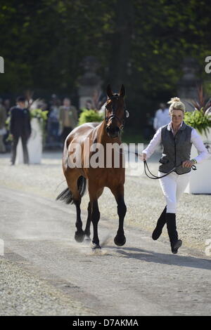 Badminton House, Badminton Estate, Gloucestershire, UK. 2nd May 2013. Badminton, UK. 2nd May 2013. Badminton Horse Trials 2013. First Horse Inspection at the front of Badminton House. Credit: Maurice Piper/Alamy Live News Stock Photo