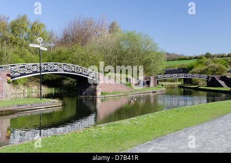 Windmill End Junction where the Dudley No 2 Canal meets the Netherton Tunnel Branch Canal in Rowley Regis, West Midlands Stock Photo