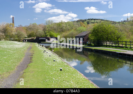 Windmill End Junction where the Dudley No 2 Canal meets the Netherton Tunnel Branch Canal in Rowley Regis, West Midlands Stock Photo