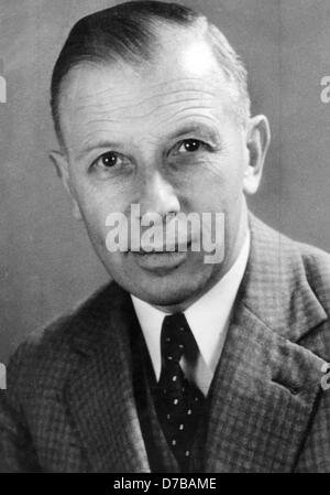 Adolf Heusinger in the year 1951. After having been on active service in the Third Reich and having been arrested after the attempted assassination of Hitler, Chancellor Konrad Adenauer charged him with setting up the Federal armed forces. He became Inspector General of the Bundeswehr in 195.