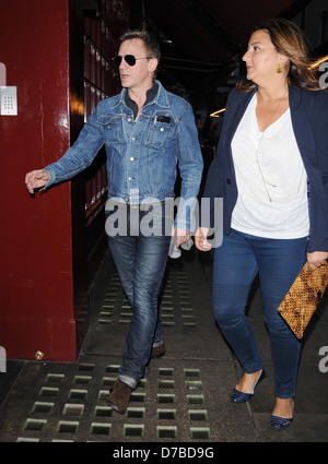 Daniel Craig wearing a denim jacket as he arrives at J Sheekey restaurant for dinner London, England - 04.06.11 Stock Photo