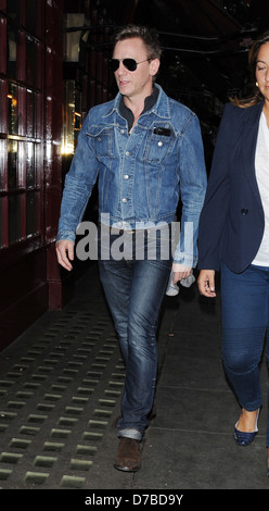 Daniel Craig wearing a denim jacket as he arrives at J Sheekey restaurant for dinner London, England - 04.06.11 Stock Photo