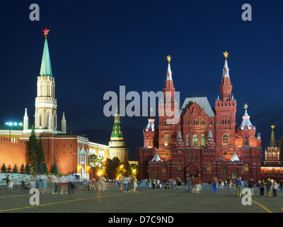 The Kremlin (St. Nicholas (Nikolskaya) Tower) and the State Historical Museum of Russia at the Red Square in Moscow, Russia Stock Photo