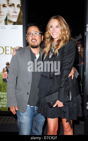 Dennis Lee, Julia Roberts The Premiere of 'Fireflies In The Garden' held at the Pacific Theater at the Grove - Arrivals Los Stock Photo