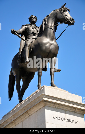 London, England, UK. Statue (1843: Sir Francis Chantrey) of King George IV (1762-1830) in Trafalgar Square. Stock Photo