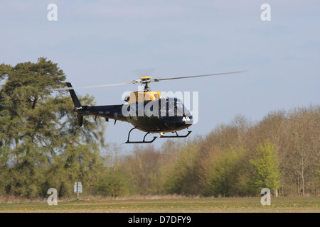 ZJ248 Army Air Corps Squirrel HT2 based at Middle Wallop on a training flight on Salisbury Plain Training Area Stock Photo