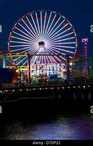 Ferris Wheel at Santa Monica Pier in Los Angeles - LOS ANGELES, USA ...