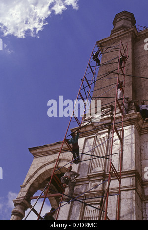 Workers on reinforcing steel rods at the Great Mosque of Muhammad Ali Pasha or Alabaster Mosque situated in the Citadel of Cairo in Egypt Stock Photo