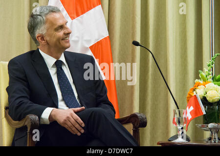 Jerusalem, Israel. 5th May, 2013. Minister of Foreign Affairs of Switzerland and Vice President of the Swiss Confederation, Didier Burkhalter, thanks Israeli President Peres for his welcome and makes a statement on central issues in the region. Jerusalem, Israel. 5-May-2013.  President Shimon Peres hosts Foreign Minister of Switzerland and Vice President of the Swiss Confederation, Didier Burkhalter, for a diplomatic work meeting. The two discuss central issues in the region and strengthening cooperation. Stock Photo