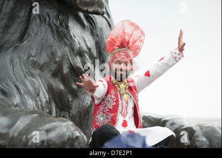 London, UK. 5th May, 2013.  A traditional Punjabi dancer at the Vaisakhi Festival in Trafalgar Square.  A highlight of the capital's celebrations for the Sikh New Year, invitation to the event is free and includes live music and entertainment.  Photographer: Gordon Scammell/Alamy Live News Stock Photo