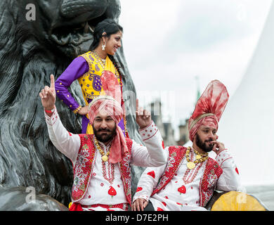 London, UK. 5th May, 2013.  Traditional Punjabi dancers at the Vaisakhi Festival in Trafalgar Square.  A highlight of the capital's celebrations for the Sikh New Year, invitation to the event is free and includes live music and entertainment.  Photographer: Gordon Scammell/Alamy Live News Stock Photo