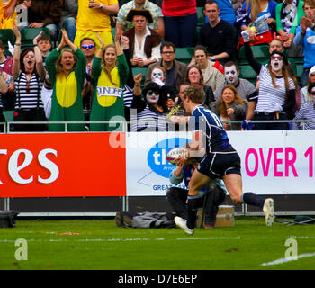 Glasgow, Scotland, UK. 5th May 2013. during the Glasgow Emirates Airline Glasgow 7s from Scotstoun. Kenya 24 v Scotland 19. Alex Glashan scores Scotland's 2nd try. Credit:  ALAN OLIVER / Alamy Live News Stock Photo