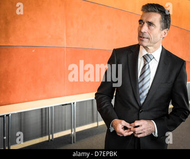 Anders Fogh RASMUSSEN, Secretary General of NATO, arrives to European Parliament building in Brussels, Belgium on 06.05.2013 North Atlantic Treaty Organization sec gen discusses on 'The Future of European Defence, a NATO perspective'    with Members of European Parliaments the Subcommittee on Security and Defence  by Wiktor Dabkowski Stock Photo