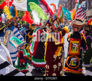 Folk dancers in the Cinco de Mayo Parade in New York Stock Photo