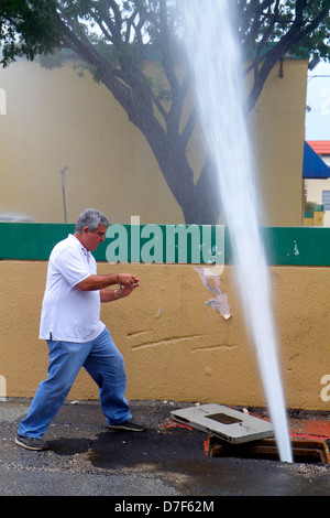 taking a leak - having a leak Stock Photo - Alamy
