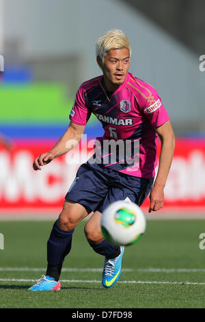 Hotaru Yamaguchi (Cerezo),  May 3, 2013 - Football / Soccer :  2013 J.LEAGUE Division 1, 9th Sec  match between Shonan Bellmare 0-3 Cerezo Osaka  at Shonan BMW Stadium Hiratsuka, Kanagawa, Japan.  (Photo by Daiju Kitamura/AFLO SPORT) Stock Photo