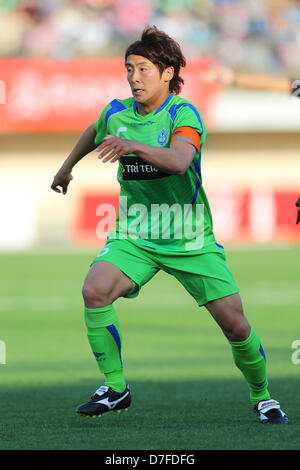 Ryota Nagaki (Bellmare),  May 3, 2013 - Football / Soccer :  2013 J.LEAGUE Division 1, 9th Sec  match between Shonan Bellmare 0-3 Cerezo Osaka  at Shonan BMW Stadium Hiratsuka, Kanagawa, Japan.  (Photo by Daiju Kitamura/AFLO SPORT) Stock Photo