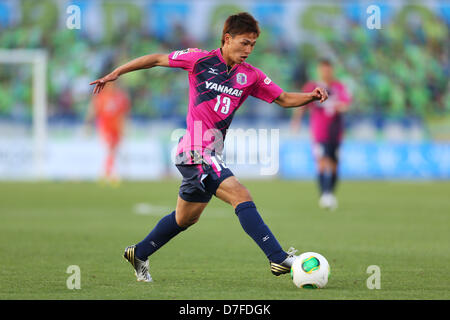 Takumi Minamino (Cerezo),  May 3, 2013 - Football / Soccer :  2013 J.LEAGUE Division 1, 9th Sec  match between Shonan Bellmare 0-3 Cerezo Osaka  at Shonan BMW Stadium Hiratsuka, Kanagawa, Japan.  (Photo by Daiju Kitamura/AFLO SPORT) Stock Photo