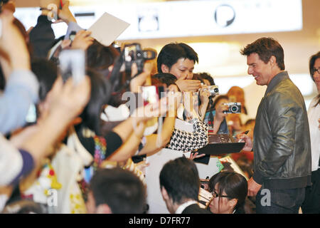 Tokyo, Japan. 6th May 2013. Actor Tom Cruise arrives at Tokyo International Airport in Japan, on May 6, 2013./picture alliance/Alamy Live News Stock Photo