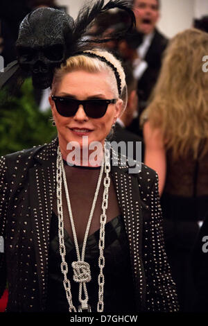 Singer Debbie Harry of 'Blondie' arrives at the Costume Institute Gala for the 'Punk: Chaos to Couture' exhibition at the Metropolitan Museum of Art in New York City, USA, on 06 May 2013. Photo: Luis Garcia Stock Photo