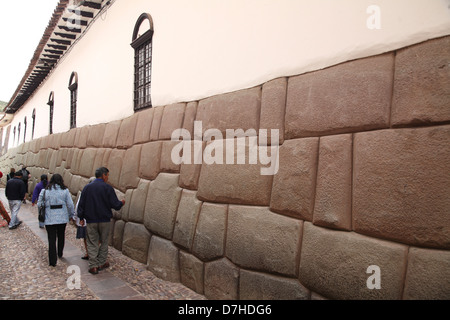 Peru Cusco Inca Roca Calle Hatunrumiyoc inca wall Stock Photo - Alamy