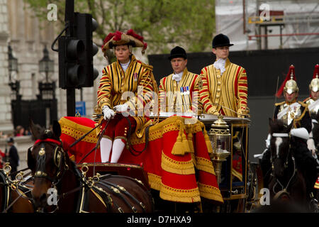 Westminster London, UK. 8th May 2013.  The Queen arrives in a carriage to open a new session of Parliament at the House of Lords with a speech to outline the government's 19 draft bills. Credit: Amer Ghazzal/Alamy Live News Stock Photo