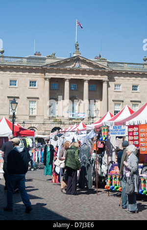 Shoppers in the Market Square and the Buttermarket in Newark on Trent, Nottinghamshire England UK Stock Photo