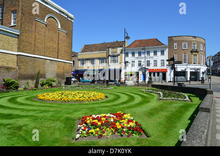 Gardens in Queen Victoria Road, High Wycombe, Buckinghamshire, England, United Kingdom Stock Photo