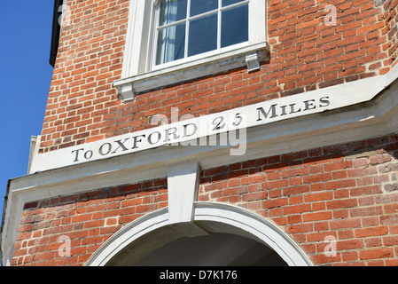 'To Oxford 25 miles' sign on Little Market House, High Street, High Wycombe, Buckinghamshire, England, United Kingdom Stock Photo