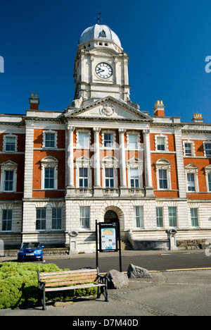 late nineteenth century dock offices built by david davies whos statue is in the foreground, barry, vale of glamorgan, wales. Stock Photo